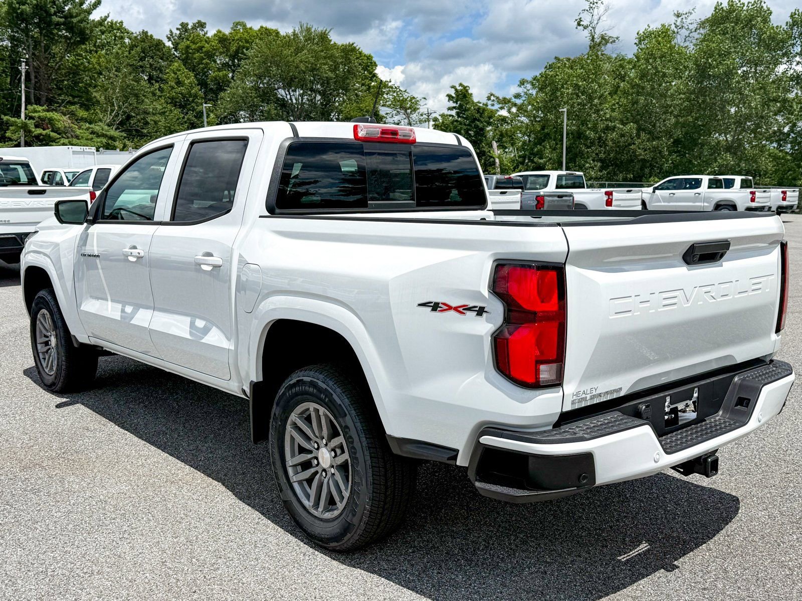 2025 Chevrolet Colorado Work Truck LT photo 2