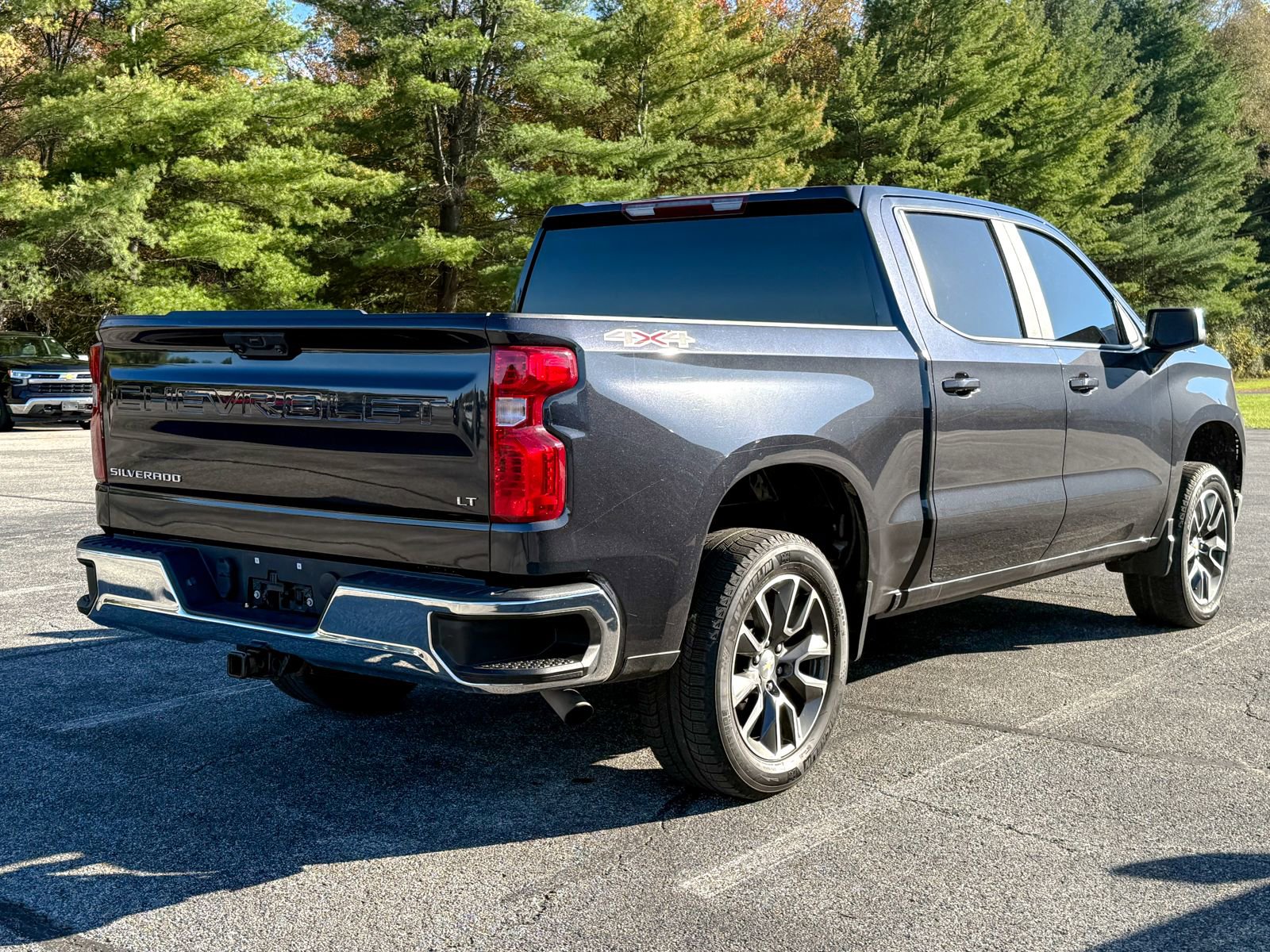 2022 Chevrolet Silverado 1500 LT photo 4