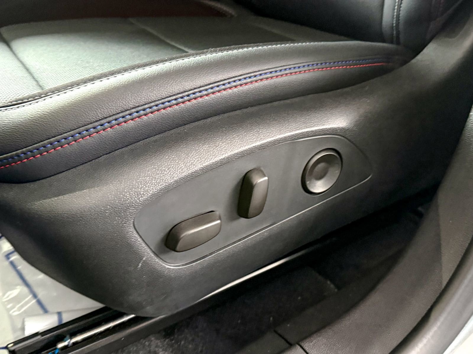 2025 Chevrolet Equinox EV RS - Photo 19