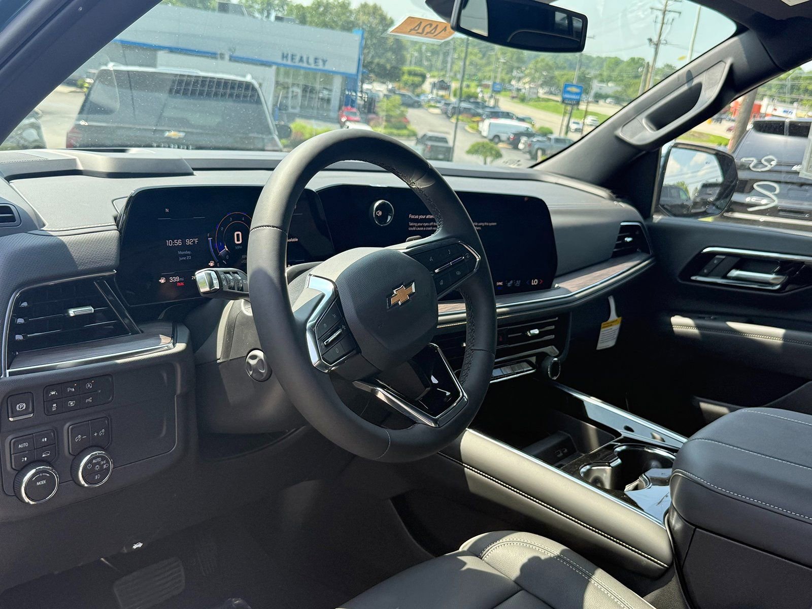 2025 Chevrolet Tahoe Premier photo 3
