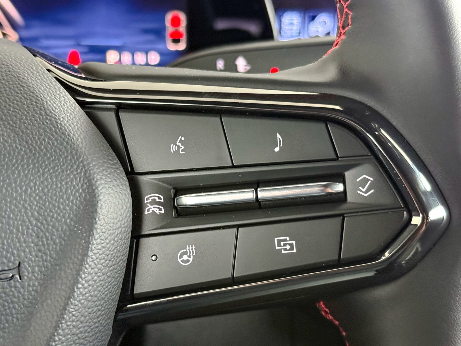 2025 Chevrolet Equinox EV RS - Photo 27