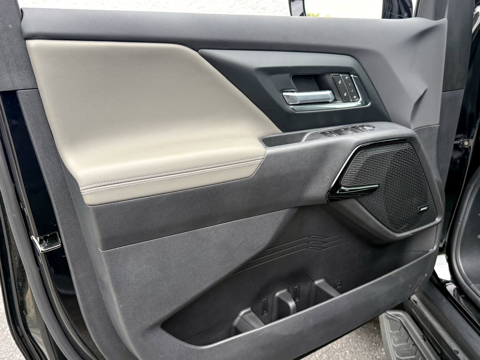 2026 Chevrolet Silverado EV Trail Boss - Photo 17