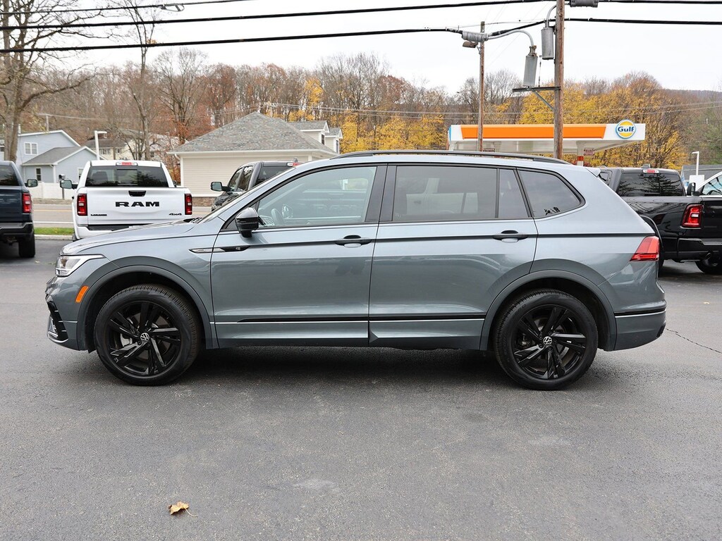 Used 2024 Volkswagen Tiguan SE R-Line Black