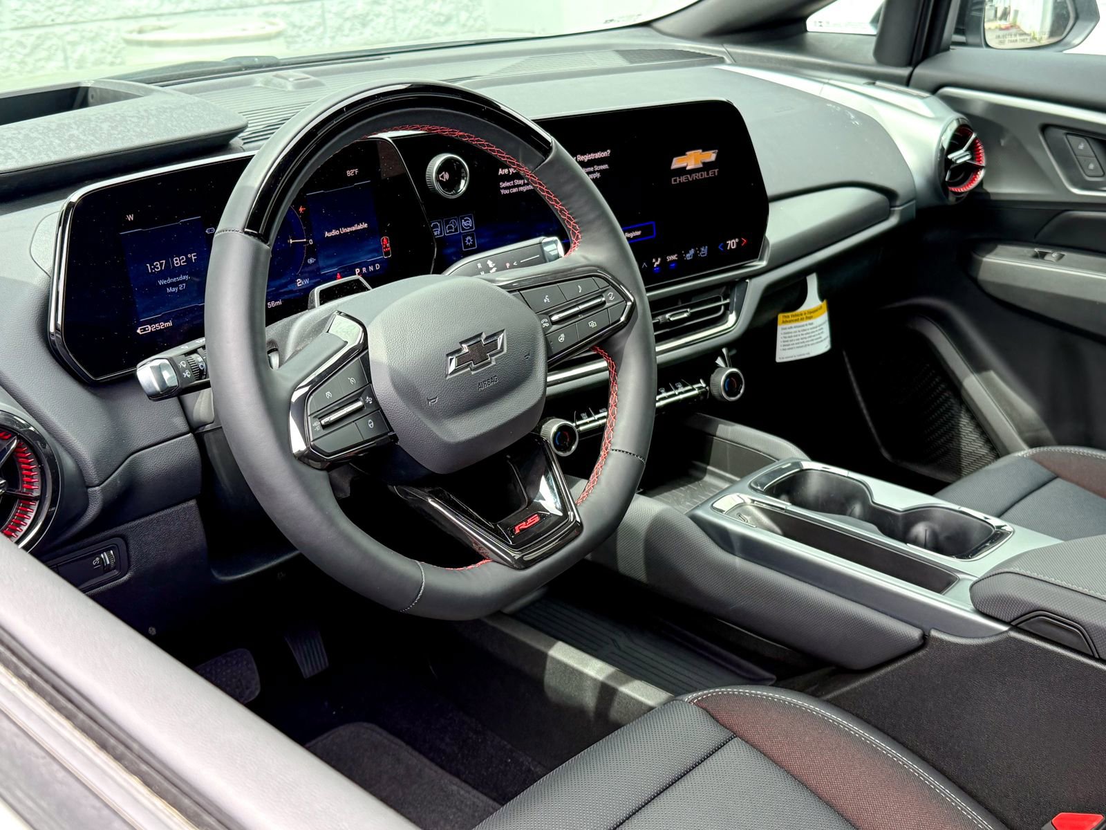 2025 Chevrolet Equinox EV RS - Photo 14
