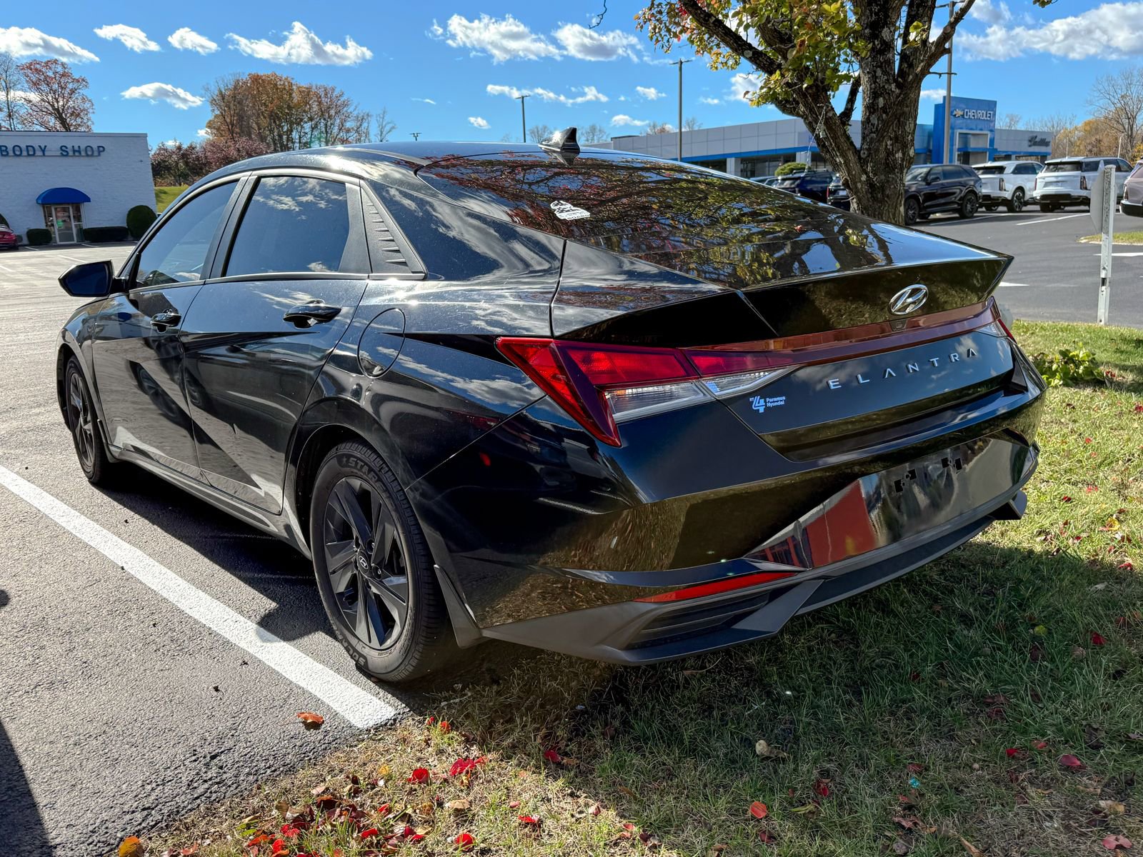 2021 Hyundai Elantra SEL photo 3