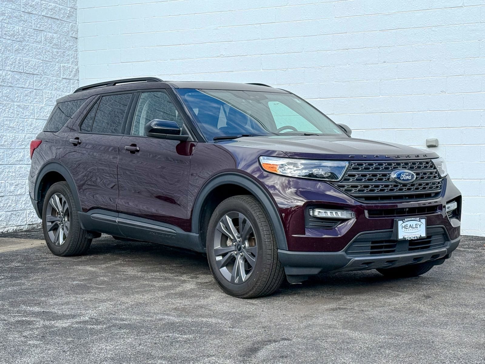 2023 Ford Explorer XLT's photo