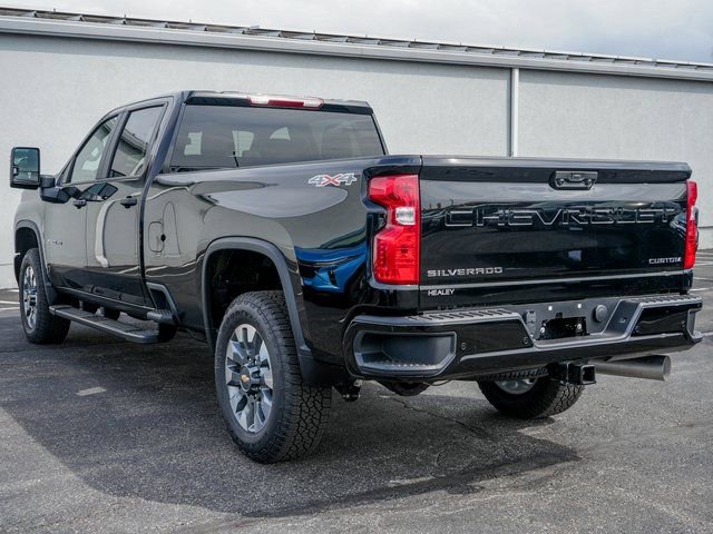 2025 Chevrolet Silverado 2500HD Custom photo 2