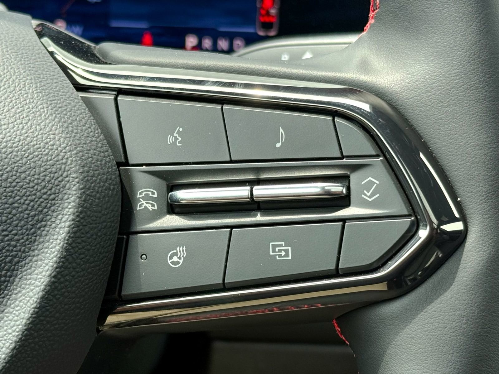 2025 Chevrolet Equinox EV RS - Photo 27