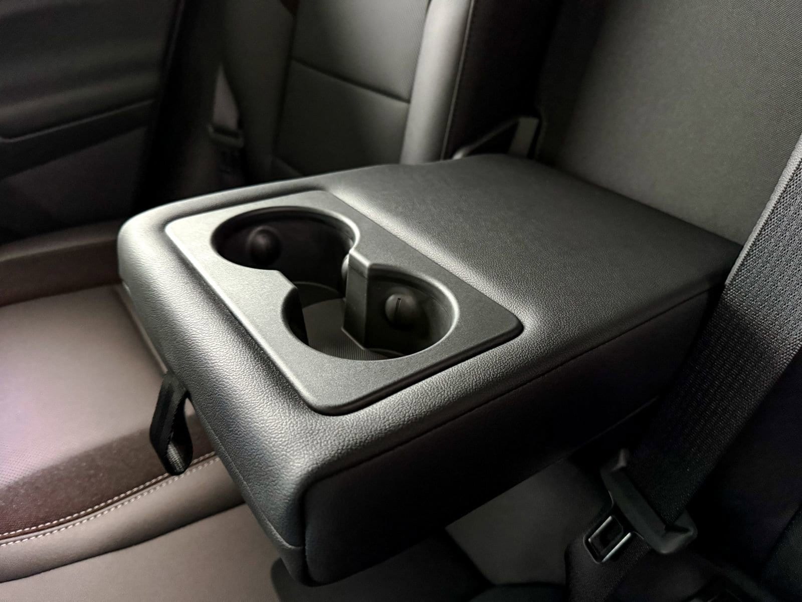 2025 Chevrolet Equinox EV RS - Photo 37