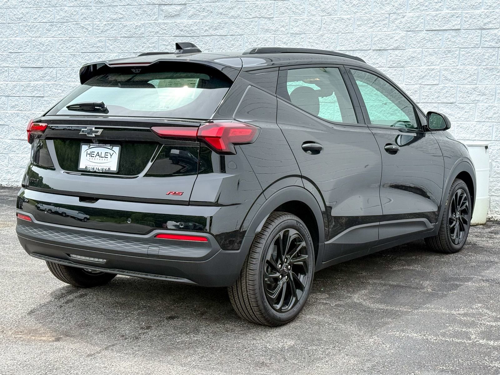 2027 Chevrolet Bolt RS - Photo 8