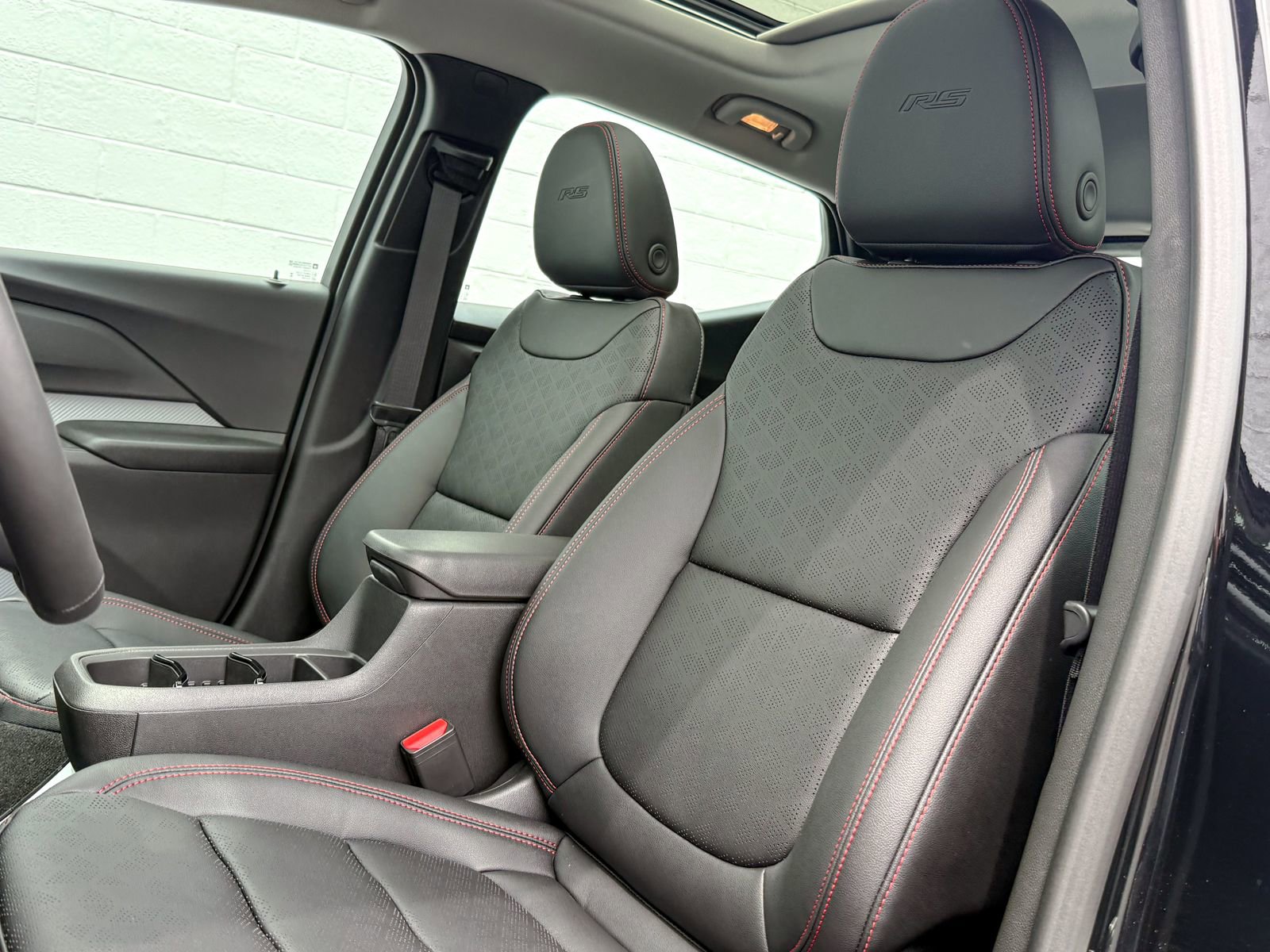 2027 Chevrolet Bolt RS - Photo 15