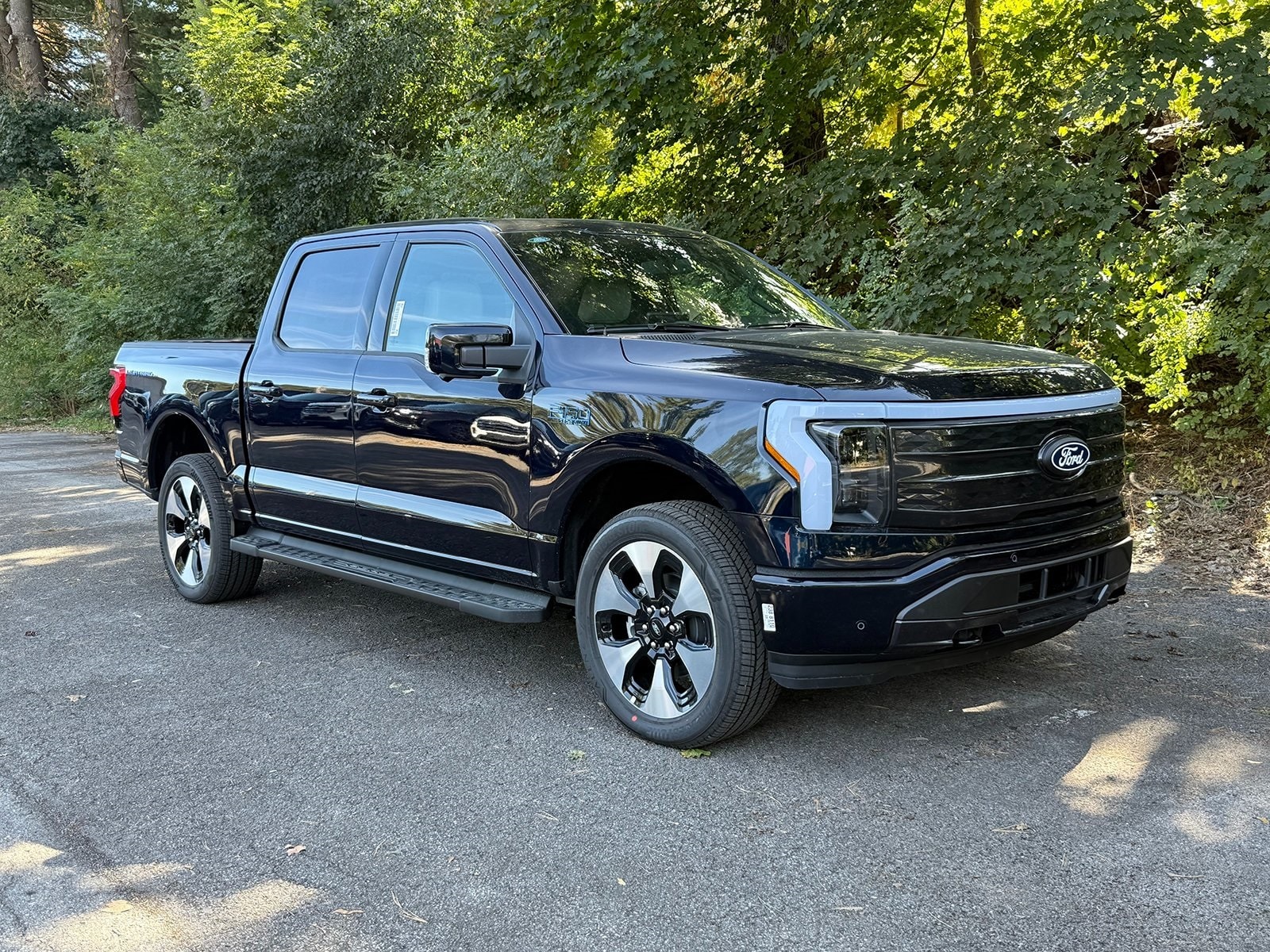 2025 Ford F-150 Lightning Truck SuperCrew Cab 