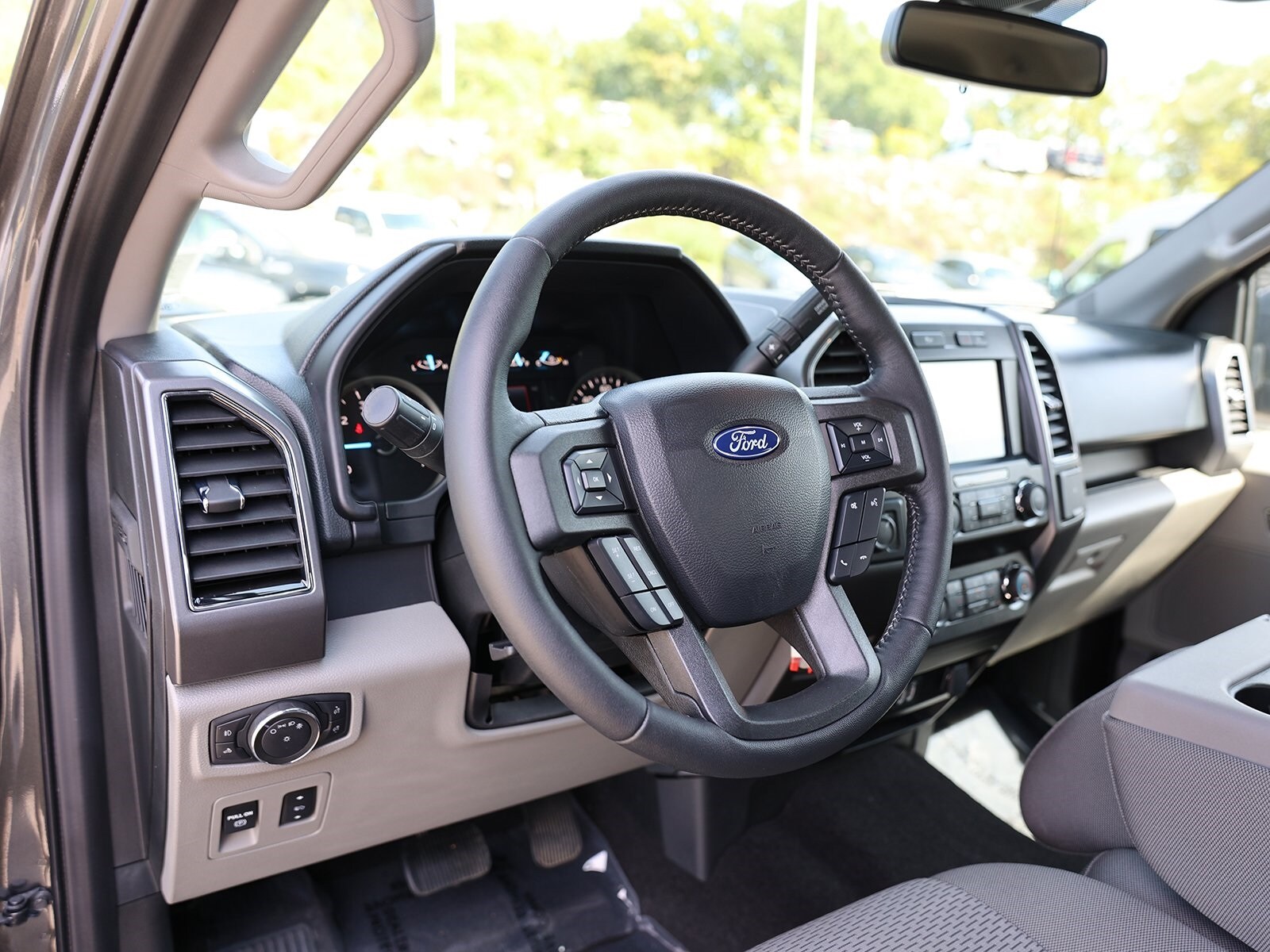 2020 Ford F-150 XLT photo 3