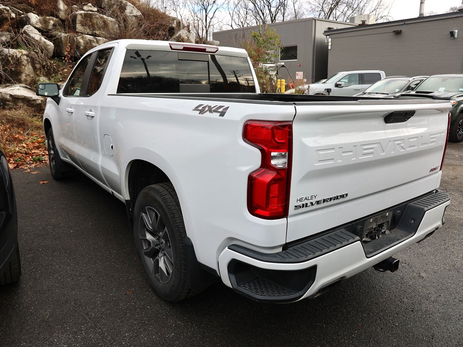2019 Chevrolet Silverado 1500 RST photo 2
