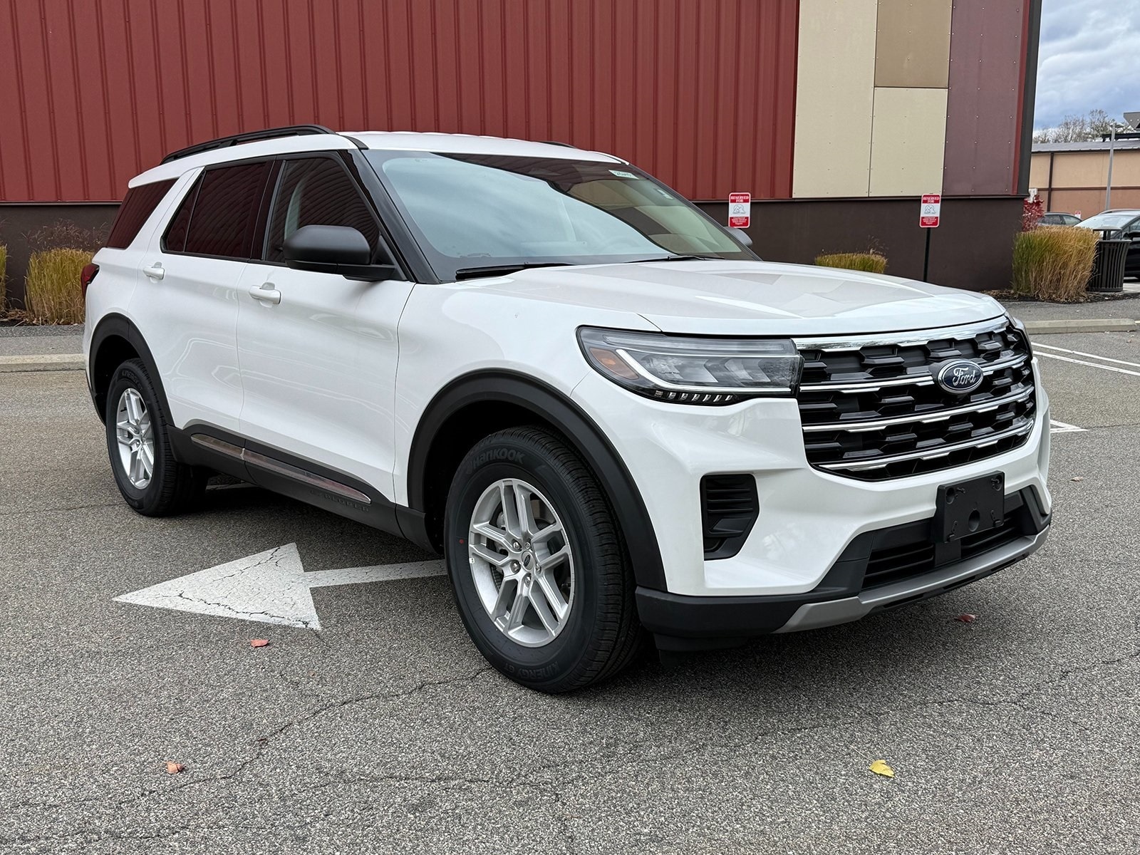 2025 Ford Explorer Active's photo
