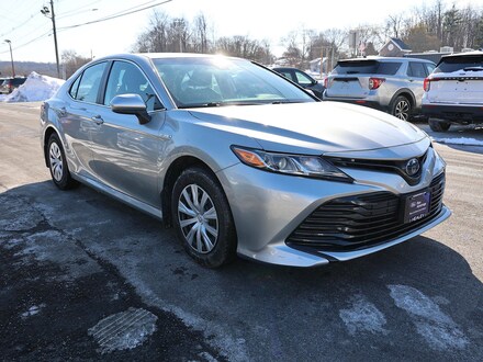 2020 Toyota Camry Hybrid LE Sedan