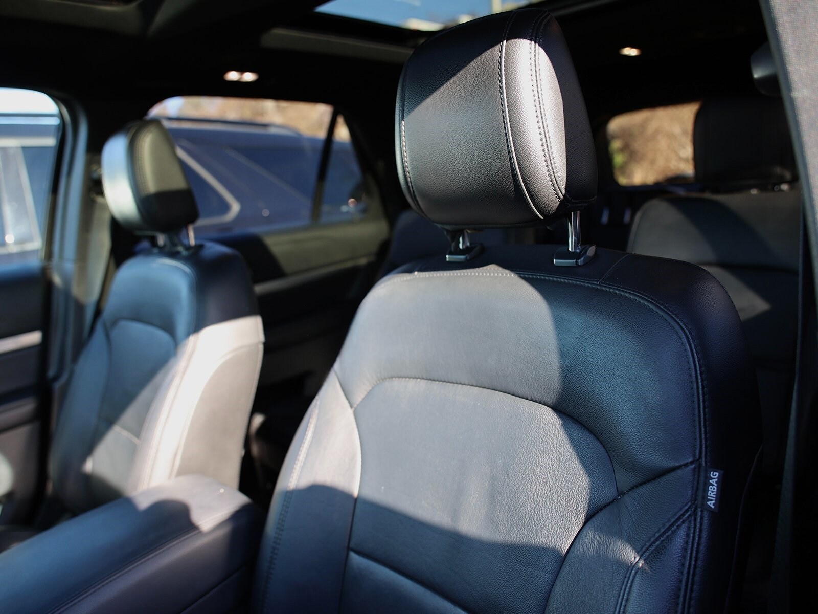 2018 Ford Explorer XLT photo 4