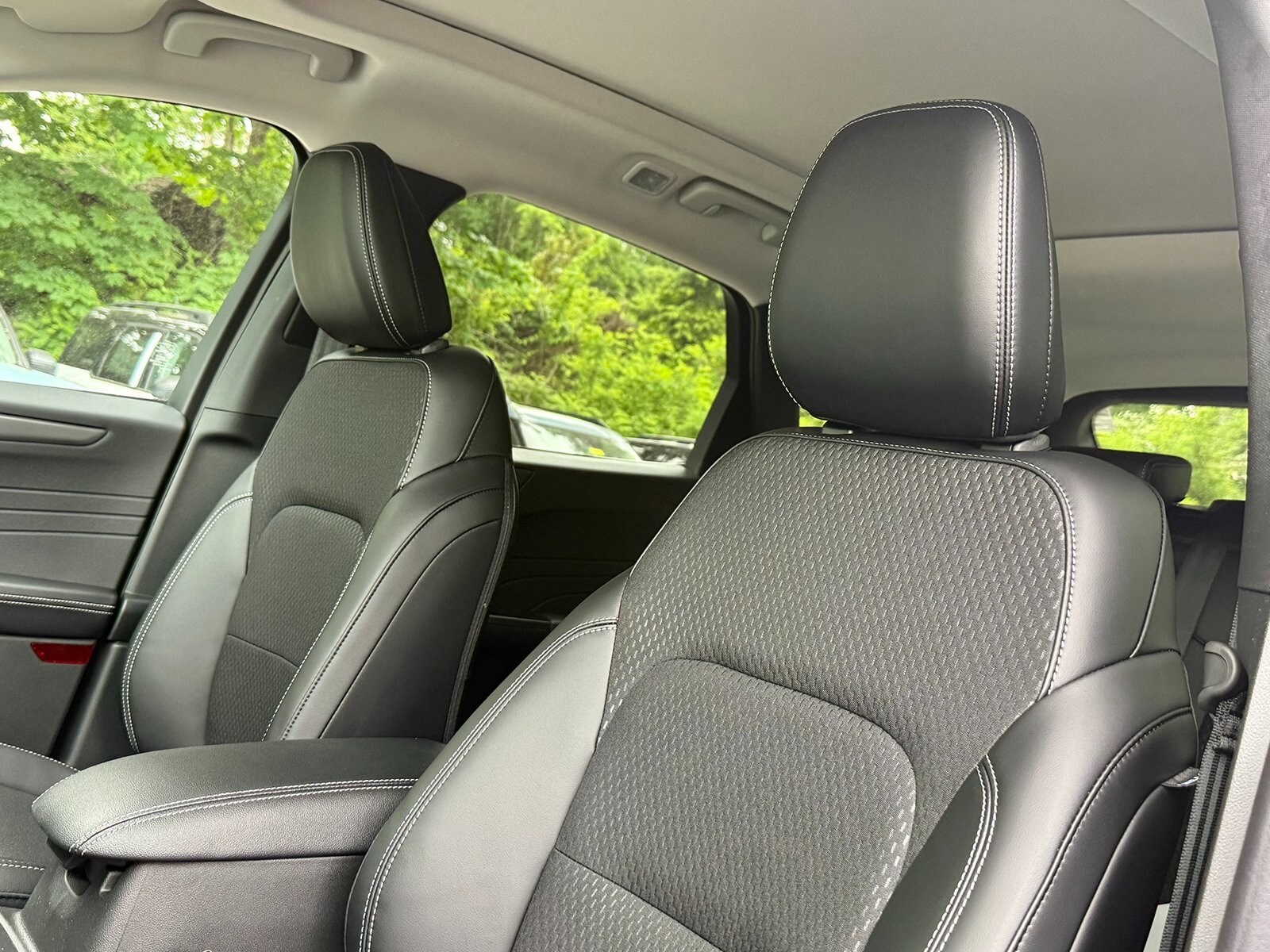 2025 Ford Escape photo 4