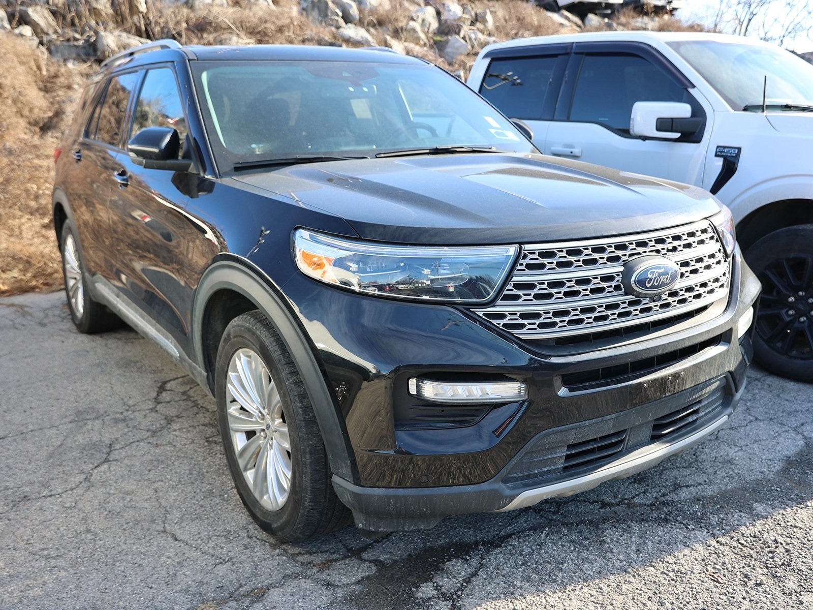 2021 Ford Explorer Limited's photo
