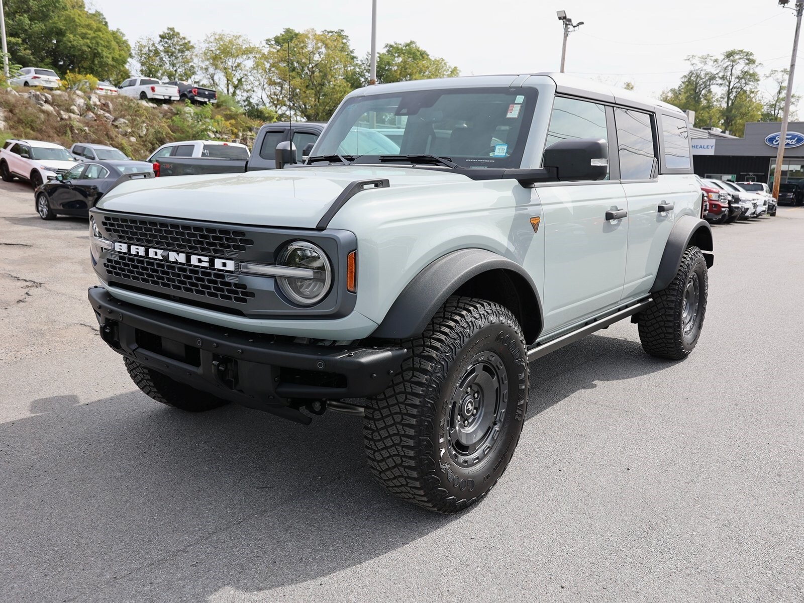 2024 Ford Bronco Badlands photo 3