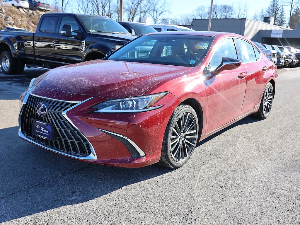 Certified 2022 Lexus ES 300h Sedan