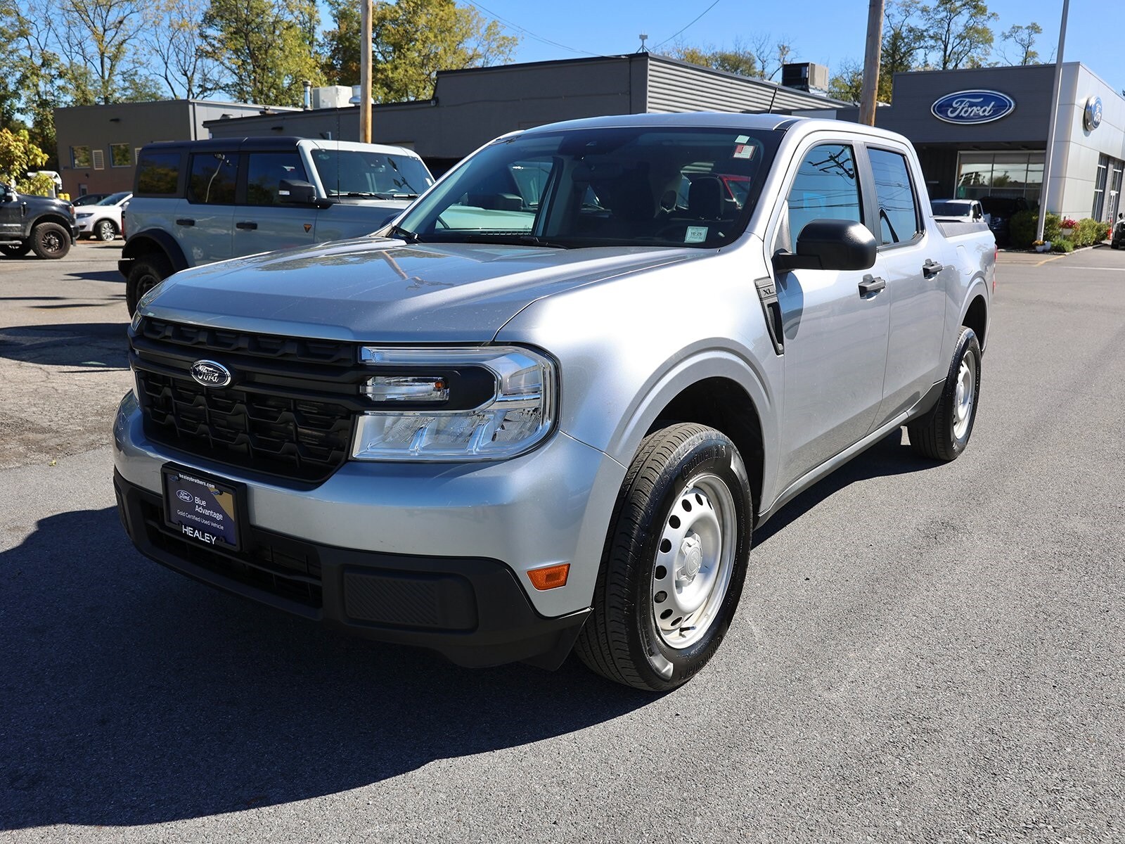 2023 Ford Maverick XL photo 2