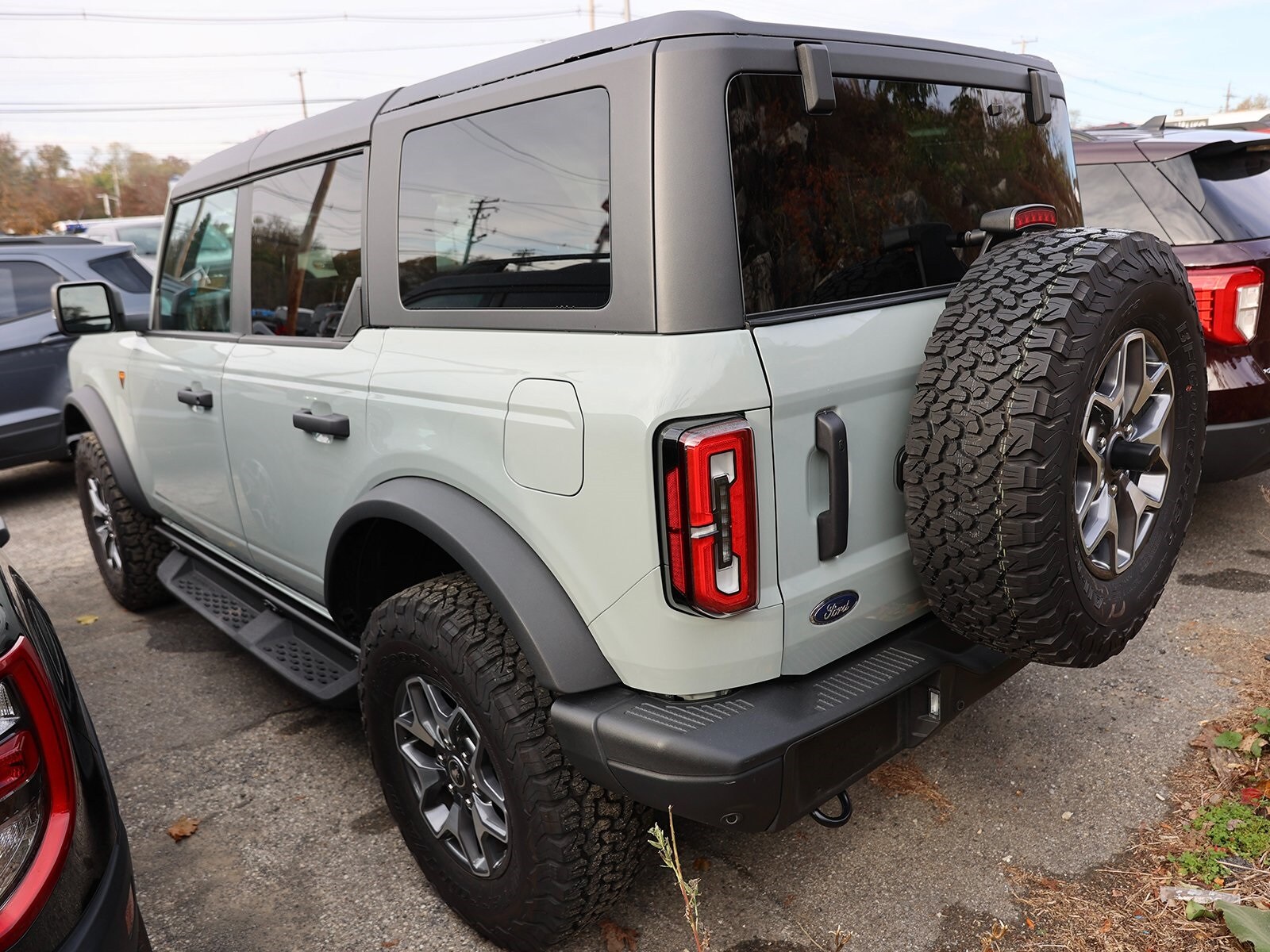 2024 Ford Bronco Badlands photo 2