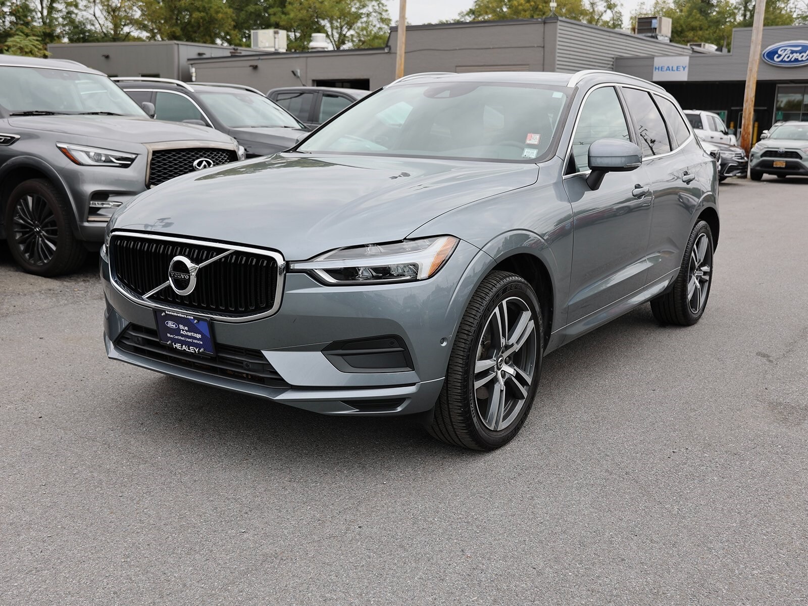 2019 Volvo XC60 T5 Momentum photo 3