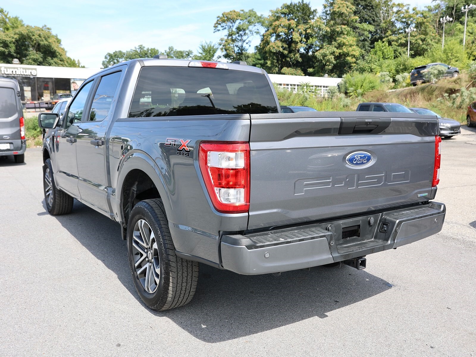 2022 Ford F-150 XL photo 2