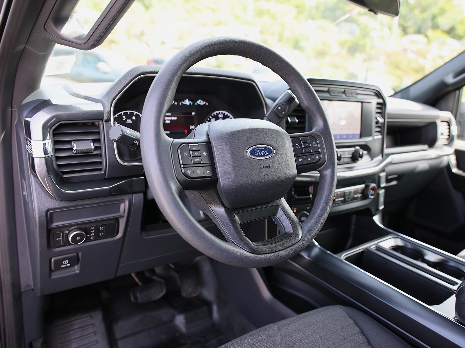 2022 Ford F-150 XL photo 3