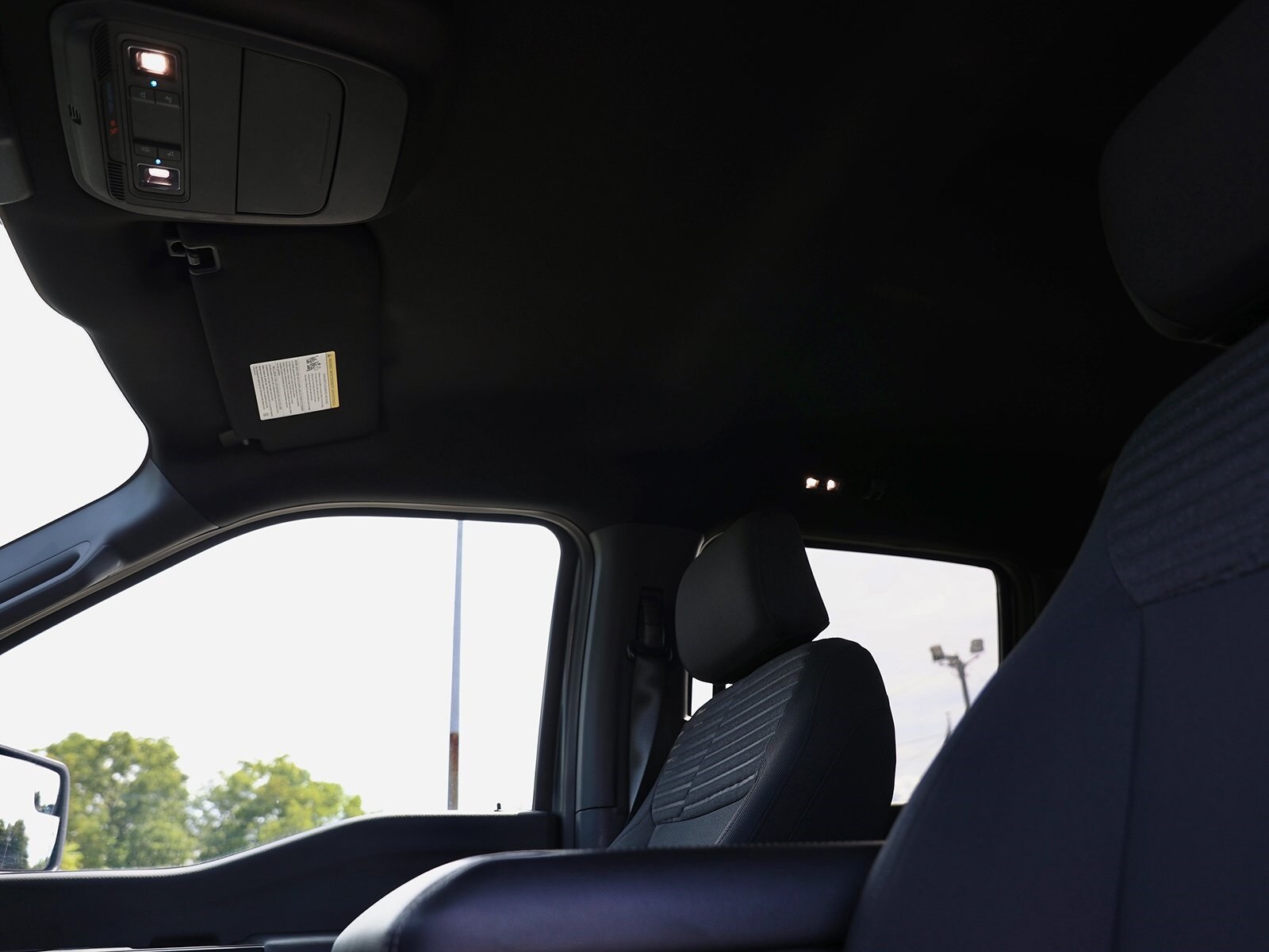 2022 Ford F-150 XL photo 4