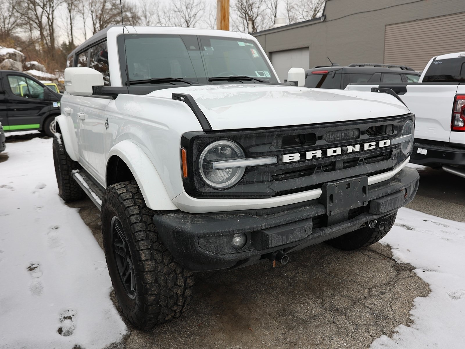 2023 Ford Bronco 4-Door Outer Banks's photo