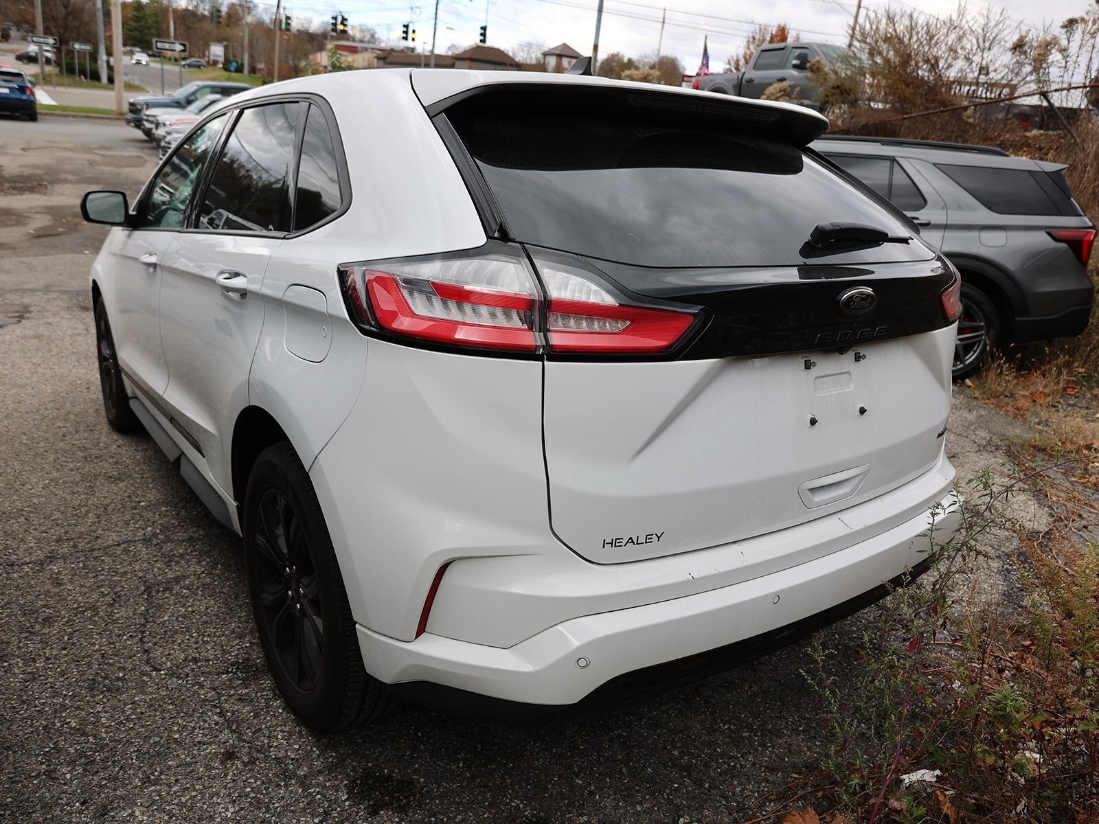 2023 Ford Edge SE photo 2