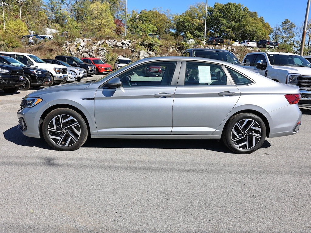 Certified 2024 Volkswagen Jetta 1.5T SEL Sedan
