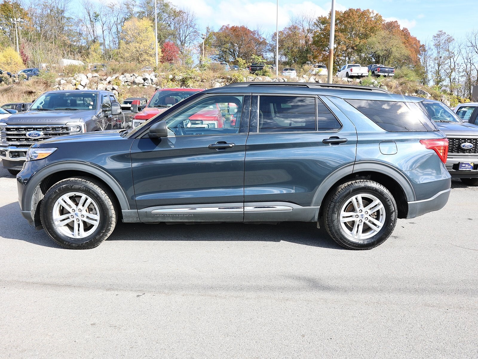 2023 Ford Explorer XLT photo 3