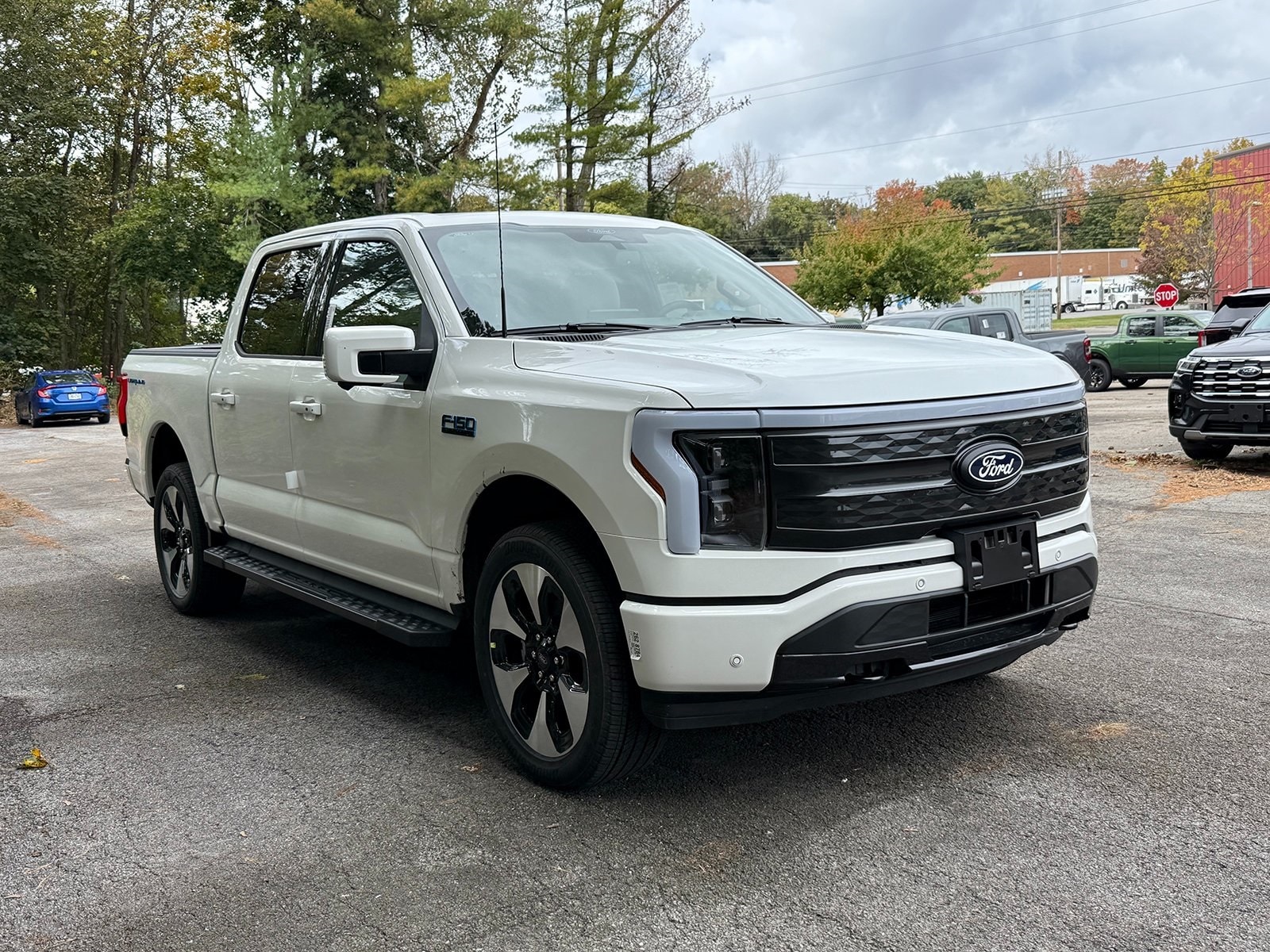 2025 Ford F-150 Lightning Truck SuperCrew Cab 