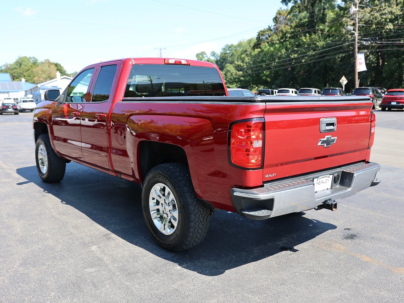 2019 Chevrolet Silverado 1500 LT photo 2