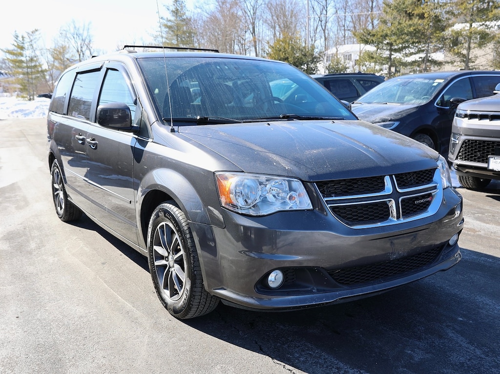 Used 2017 Dodge Grand Caravan SXT Van