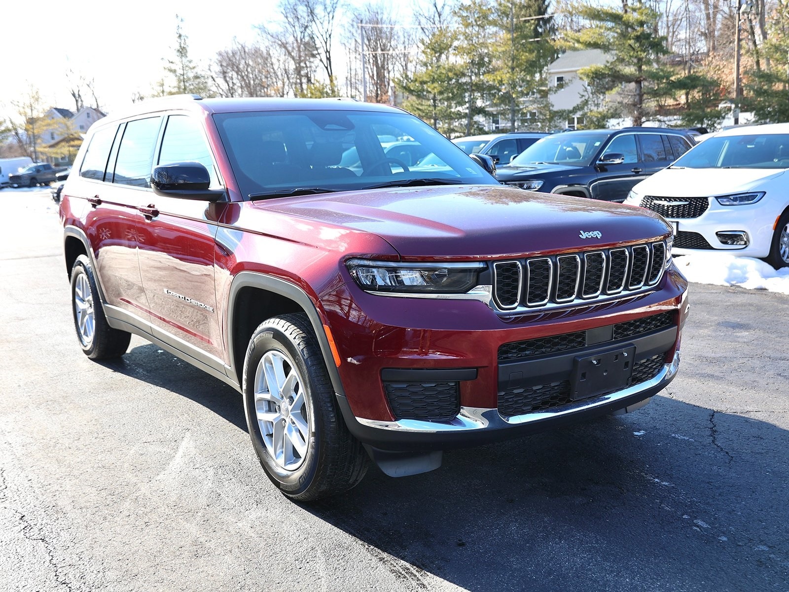 2025 Jeep Grand Cherokee L Laredo's photo