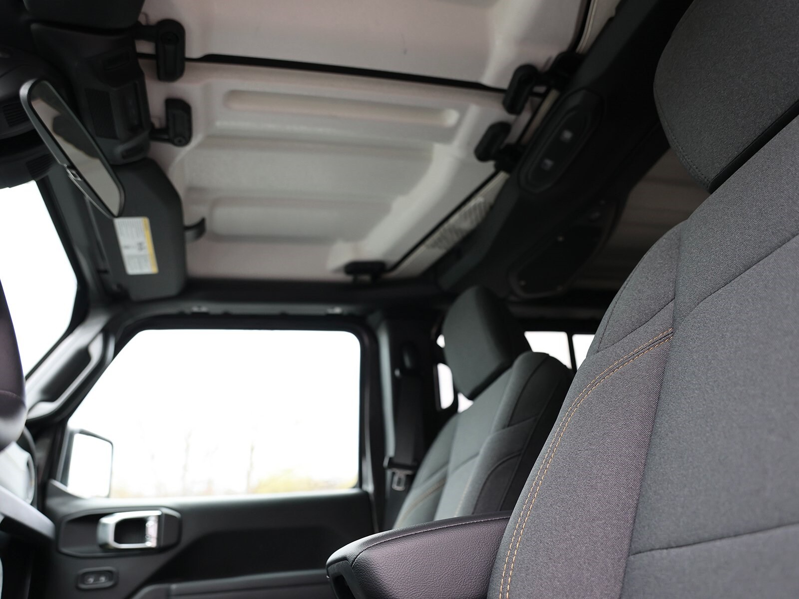 2025 Jeep Wrangler 4xe Sport S photo 4