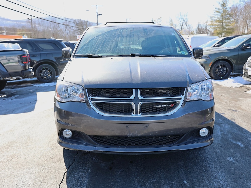 Used 2017 Dodge Grand Caravan SXT Van
