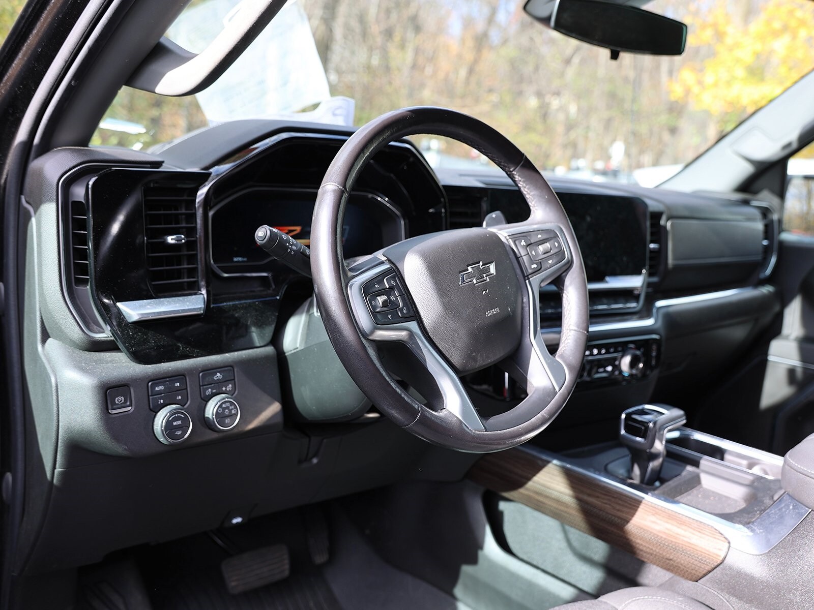 2023 Chevrolet Silverado 1500 RST photo 3