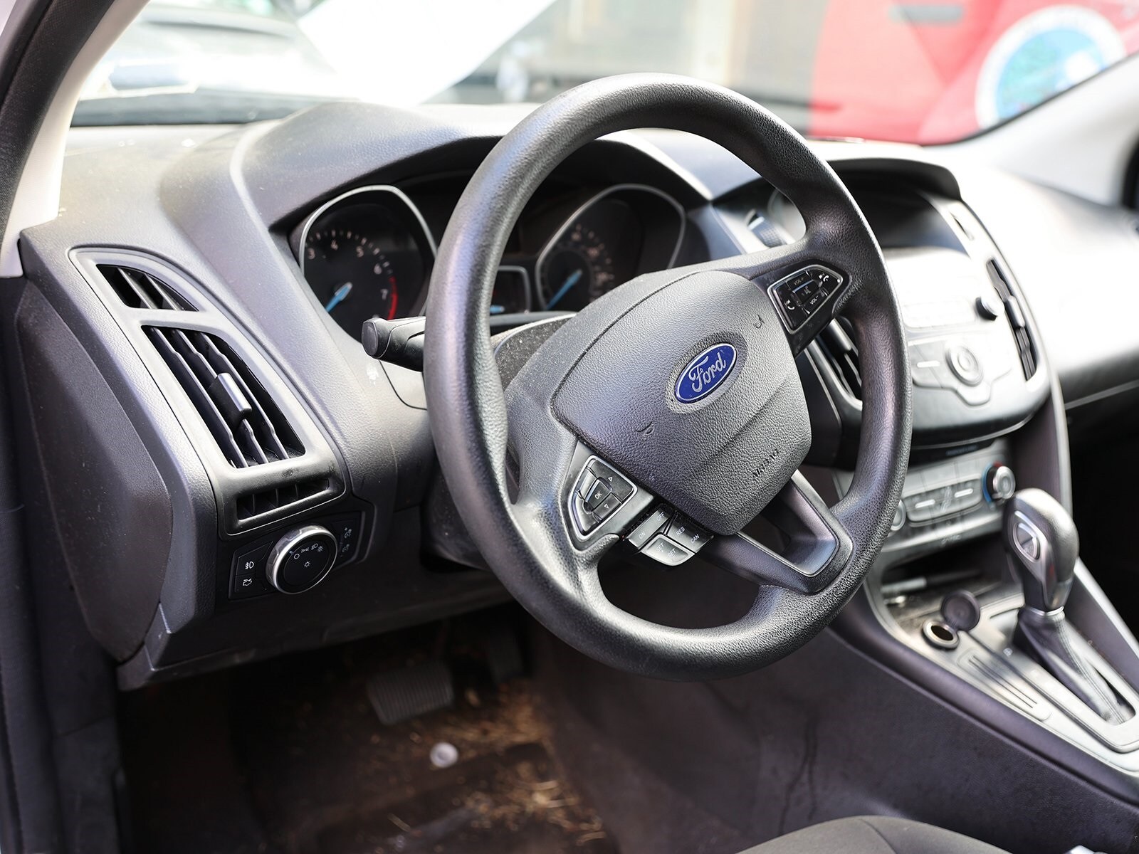 2018 Ford Focus SE photo 3