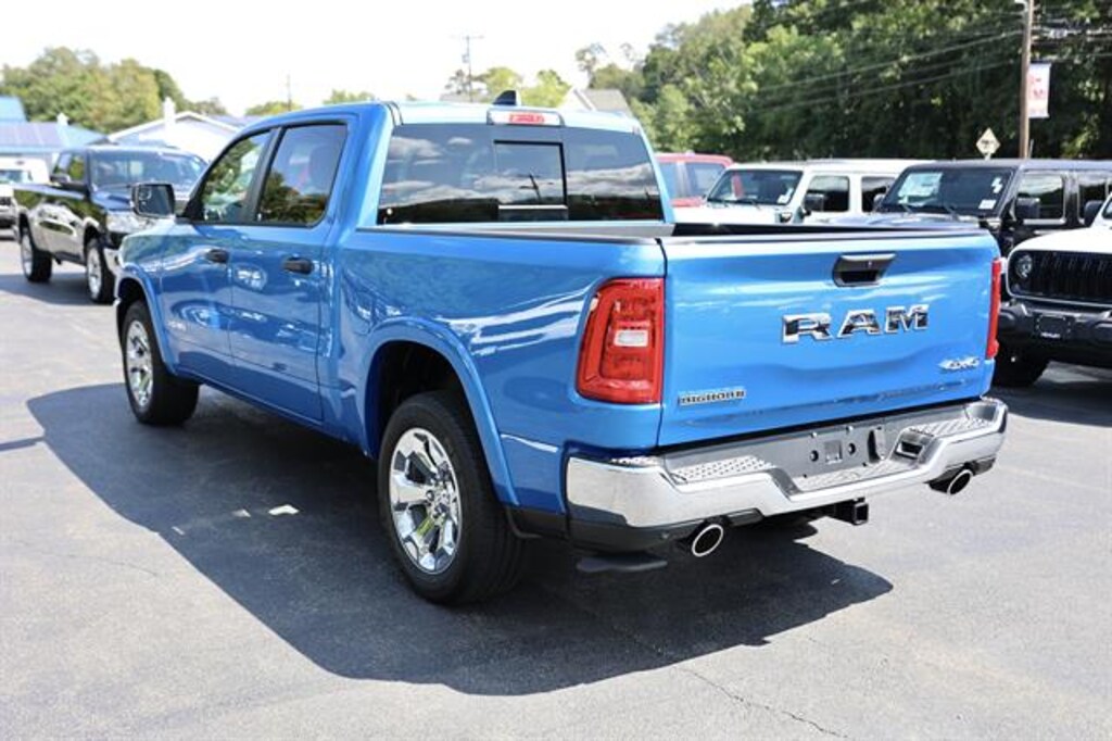 New 2025 Ram 1500 BIG HORN CREW CAB 4X4 5