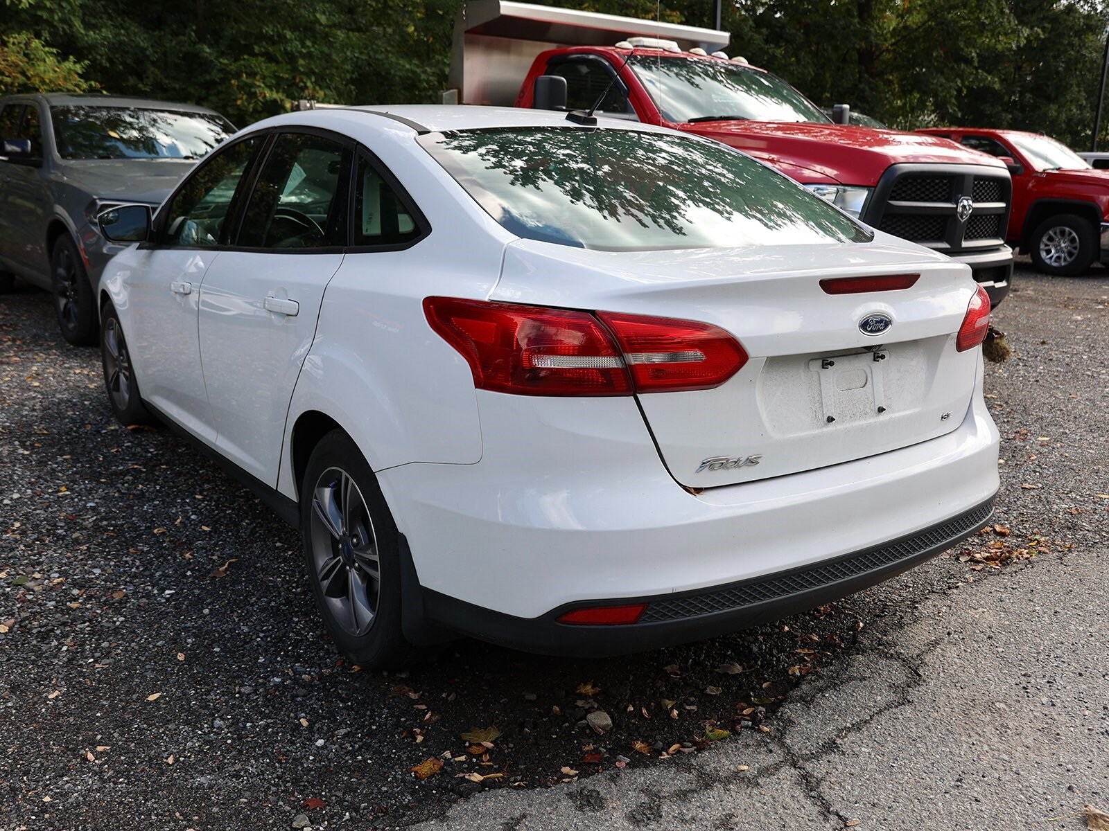 2018 Ford Focus SE photo 2