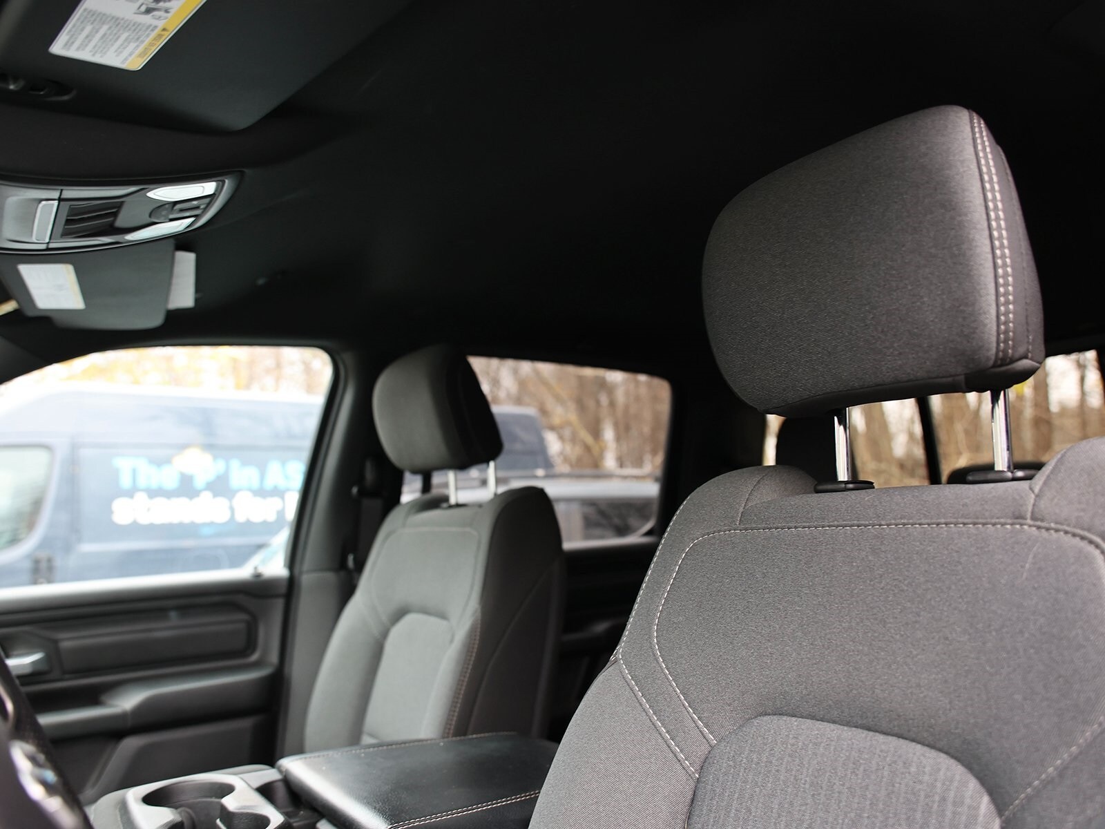 2023 Ram 1500 Tradesman photo 4