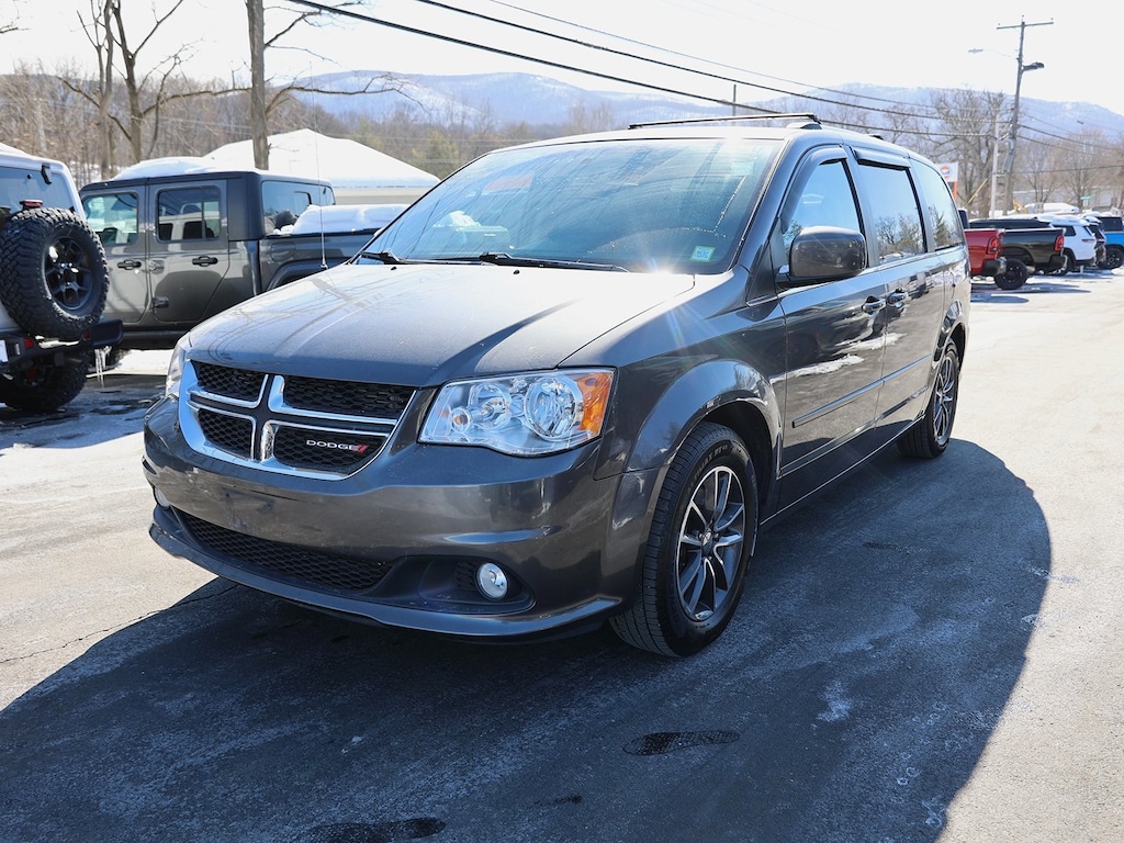 Used 2017 Dodge Grand Caravan SXT Van