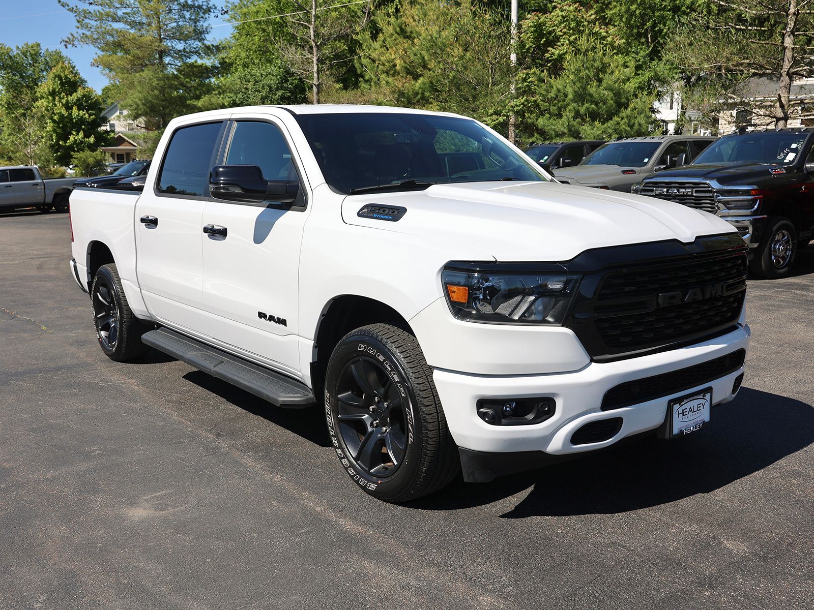 2024 RAM 1500 Big Horn/Lone Star 4x4 Crew Cab 5'7's photo