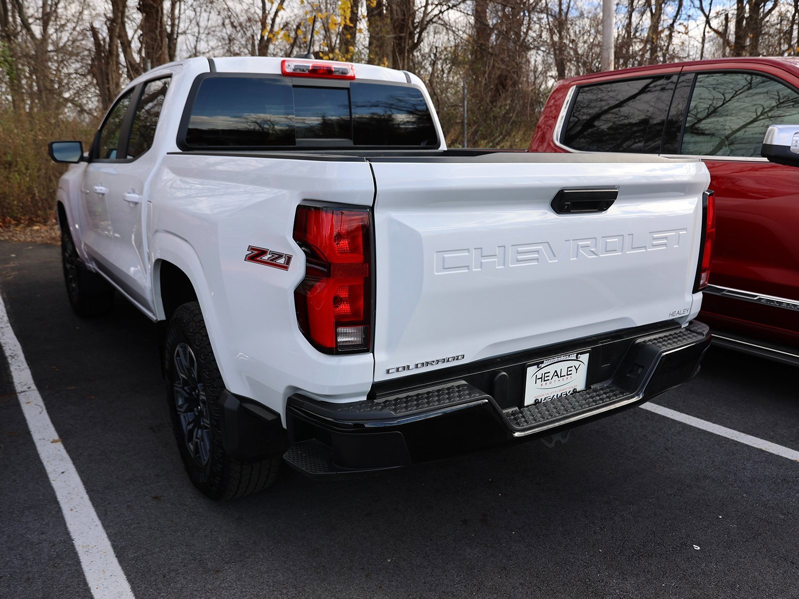 2024 Chevrolet Colorado Z71 photo 2