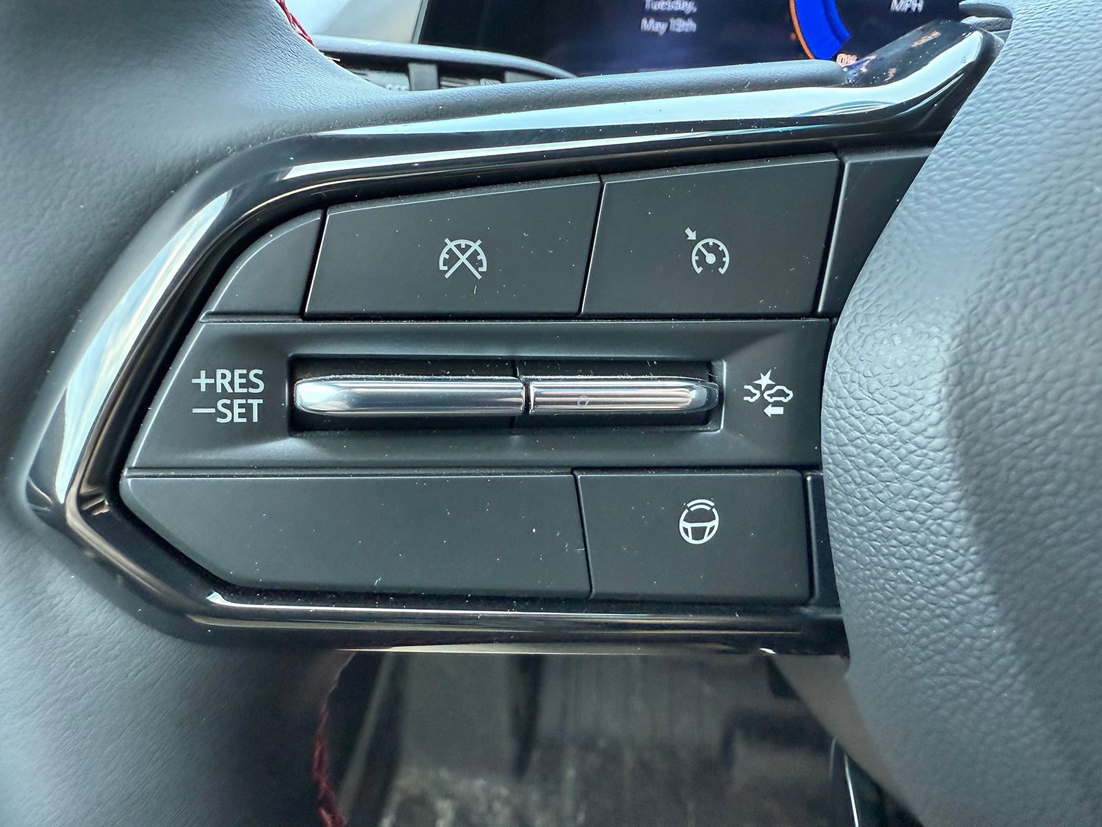 2025 Chevrolet Equinox EV RS - Photo 38
